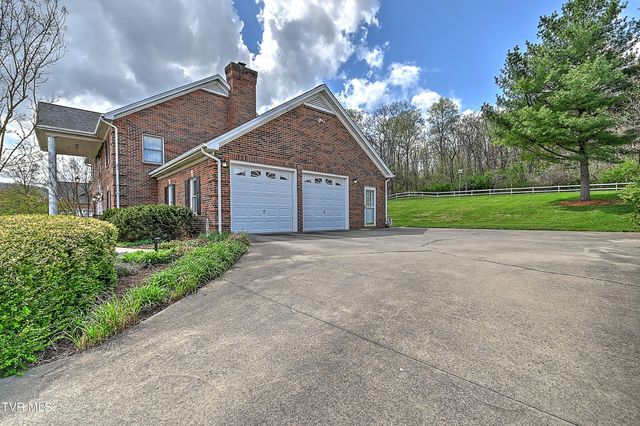 1032 Rotherwood Drive, Kingsport, TN 37660