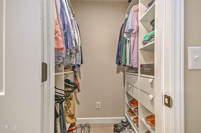 1032 Rotherwood Drive, Kingsport, TN 37660