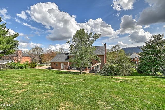 1032 Rotherwood Drive, Kingsport, TN 37660
