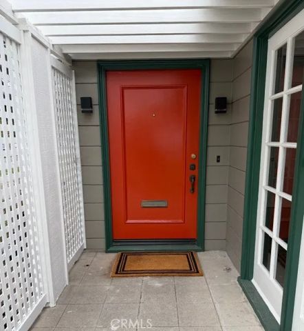 402 N Irving, Los Angeles, CA 90004