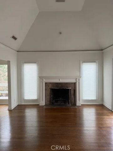 402 N Irving, Los Angeles, CA 90004