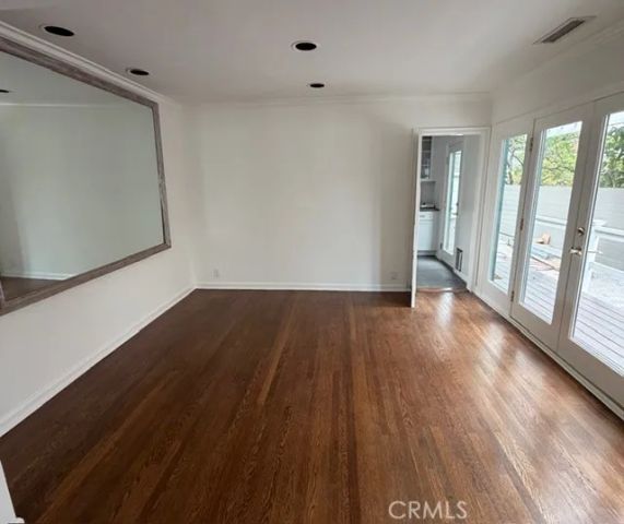 402 N Irving, Los Angeles, CA 90004