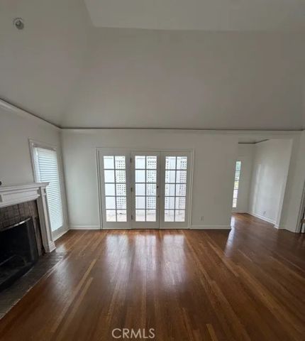 402 N Irving, Los Angeles, CA 90004