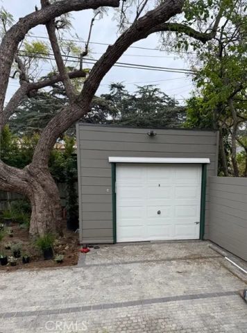 402 N Irving, Los Angeles, CA 90004