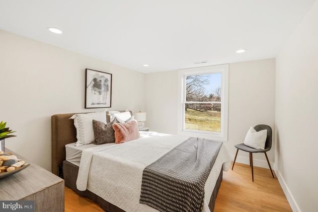 5717 SHAW DR, Frederick, MD 21704