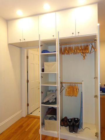 17 Centre St 2R, Cambridge, MA 02139
