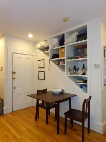 17 Centre St 2R, Cambridge, MA 02139