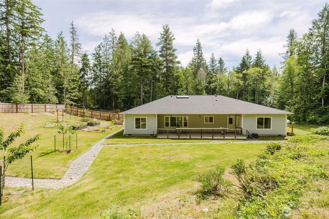 18713 NW Hintzville Road, Seabeck, WA 98380