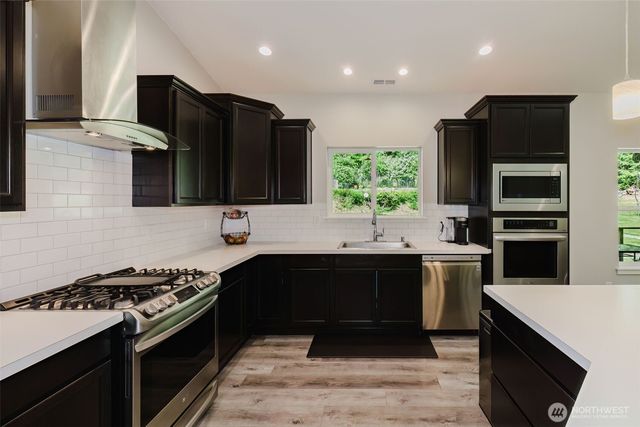 18713 NW Hintzville Road, Seabeck, WA 98380