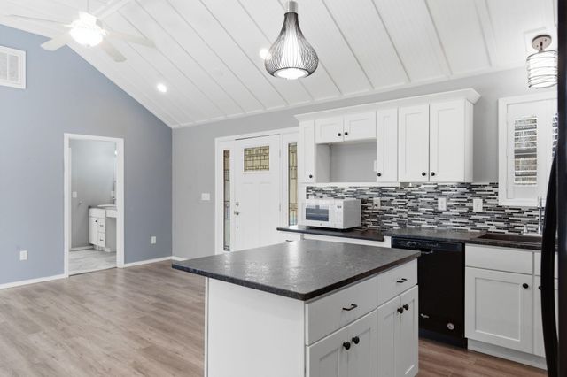 1290 Peace In Valley Road, Blue Eye, MO 65611