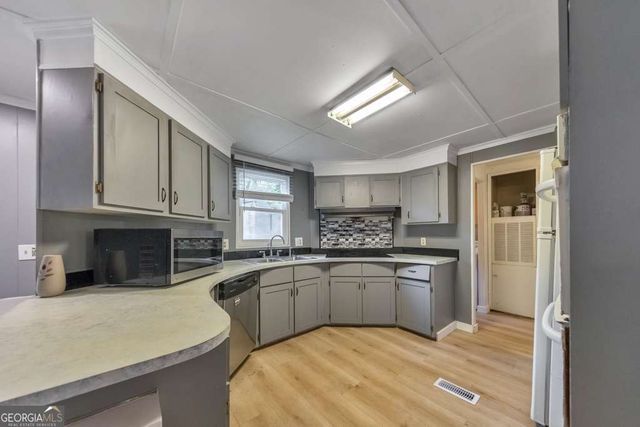 4368 Clark Circle SE, Acworth, GA 30102