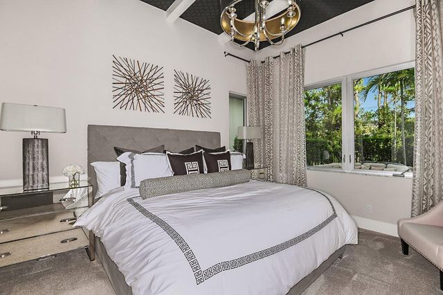 1050 SE Faulkner Terrace, Palm Beach Gardens, FL 33418