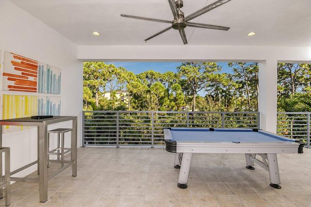 1050 SE Faulkner Terrace, Palm Beach Gardens, FL 33418