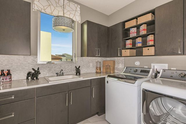 1050 SE Faulkner Terrace, Palm Beach Gardens, FL 33418