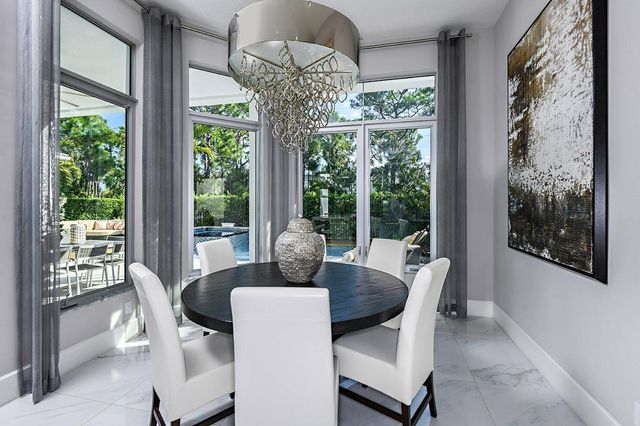 1050 SE Faulkner Terrace, Palm Beach Gardens, FL 33418