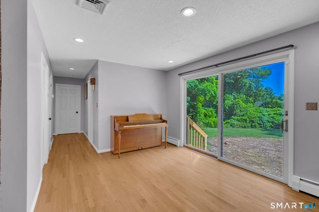 2595 Albany Avenue, West Hartford, CT 06117