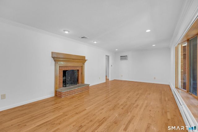 2595 Albany Avenue, West Hartford, CT 06117