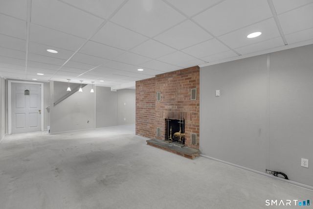 2595 Albany Avenue, West Hartford, CT 06117