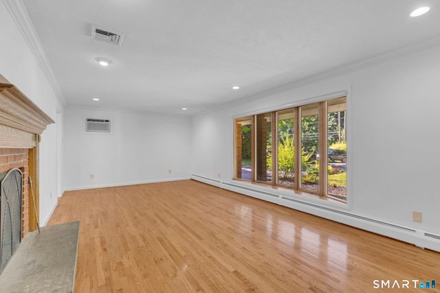 2595 Albany Avenue, West Hartford, CT 06117