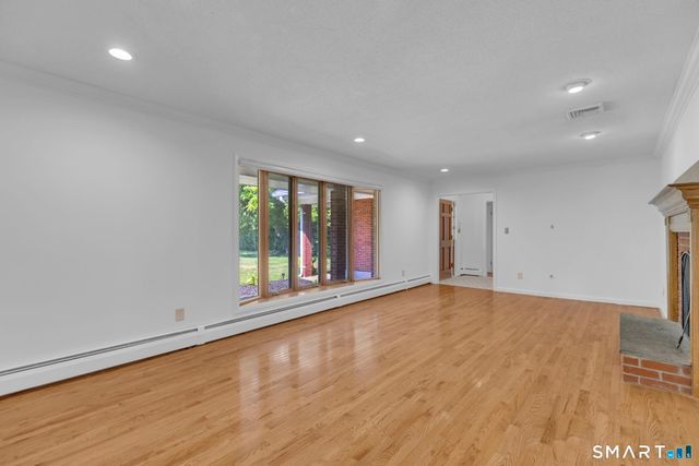 2595 Albany Avenue, West Hartford, CT 06117