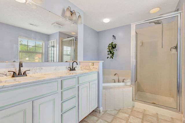 2740 Pebble Creek Way, Florence, KY 41042