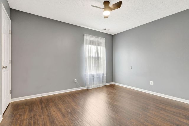 2740 Pebble Creek Way, Florence, KY 41042