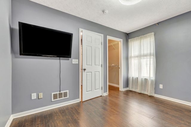 2740 Pebble Creek Way, Florence, KY 41042