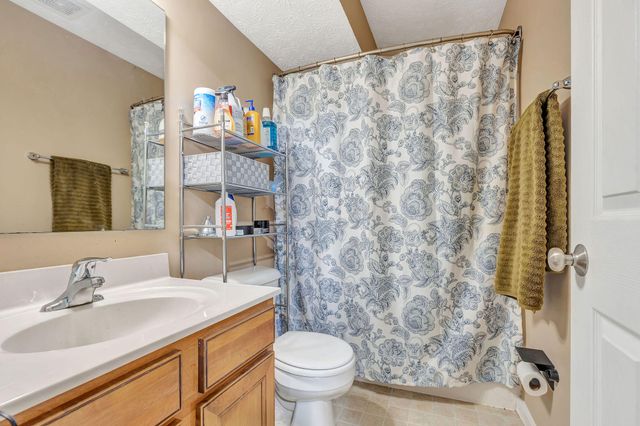 2740 Pebble Creek Way, Florence, KY 41042