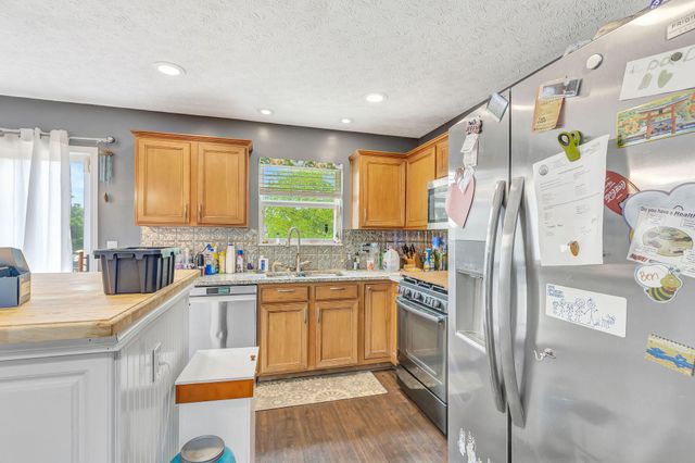2740 Pebble Creek Way, Florence, KY 41042
