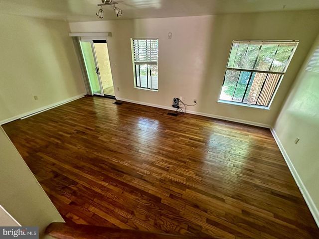 2366 SOFT WIND CT, Reston, VA 20191