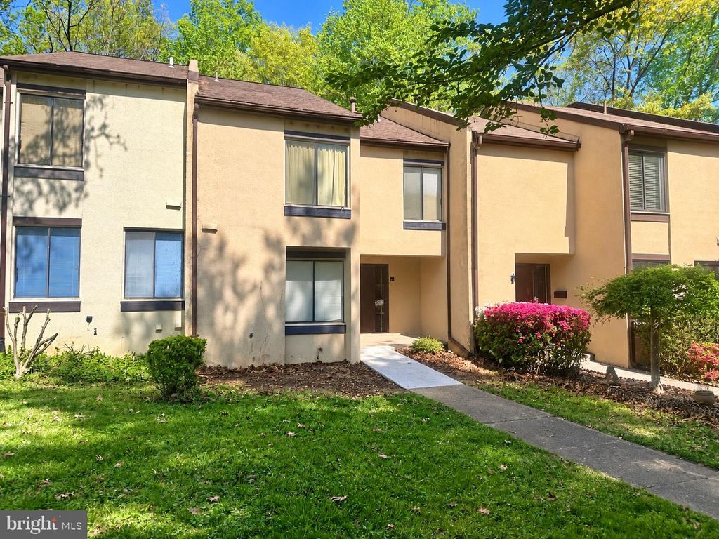 2366 SOFT WIND CT, Reston, VA 20191