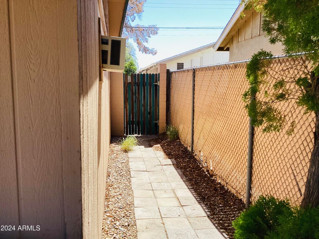 property-img