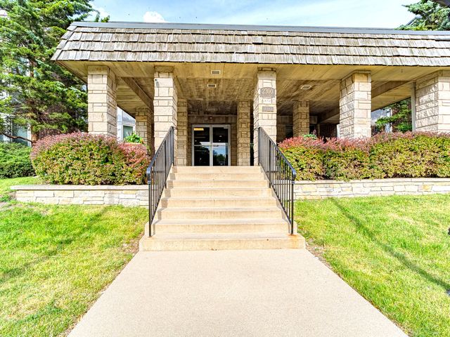 2300 Windsor Mall 2G, Park Ridge, IL 60068