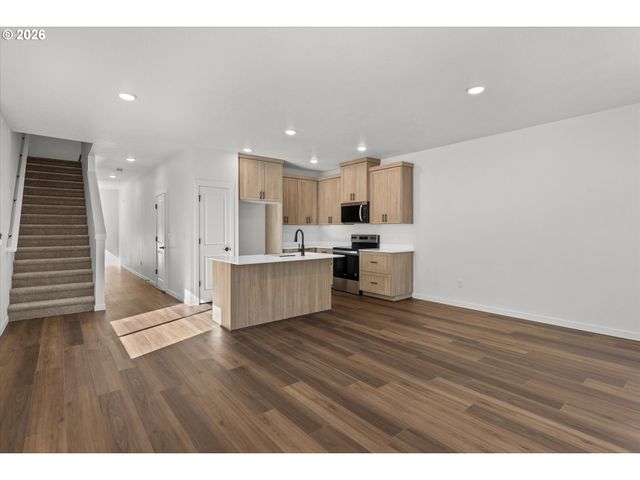 1524 Brown St, Woodburn, OR 97071