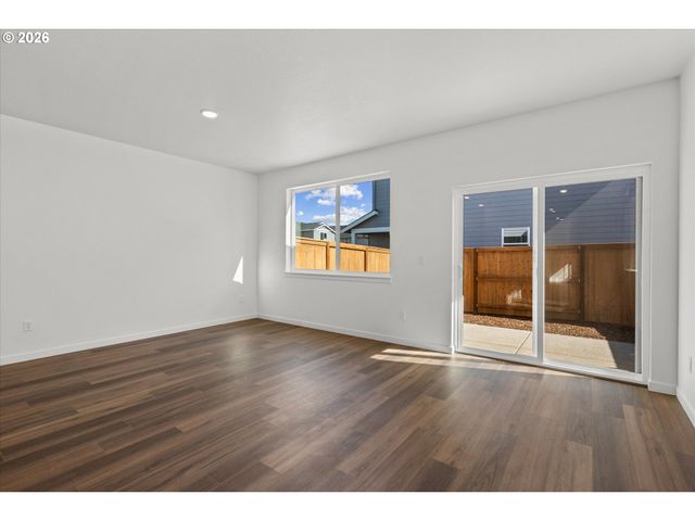 1524 Brown St, Woodburn, OR 97071