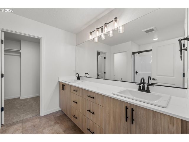 1524 Brown St, Woodburn, OR 97071