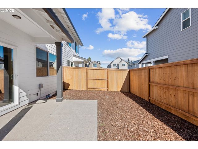 1524 Brown St, Woodburn, OR 97071