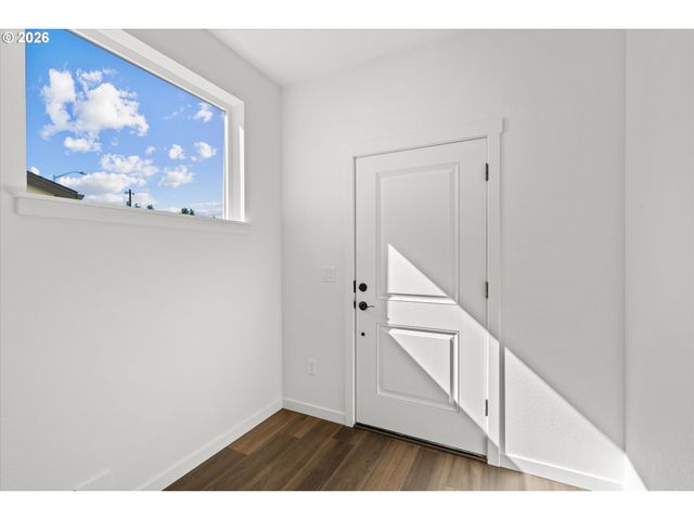 1524 Brown St, Woodburn, OR 97071