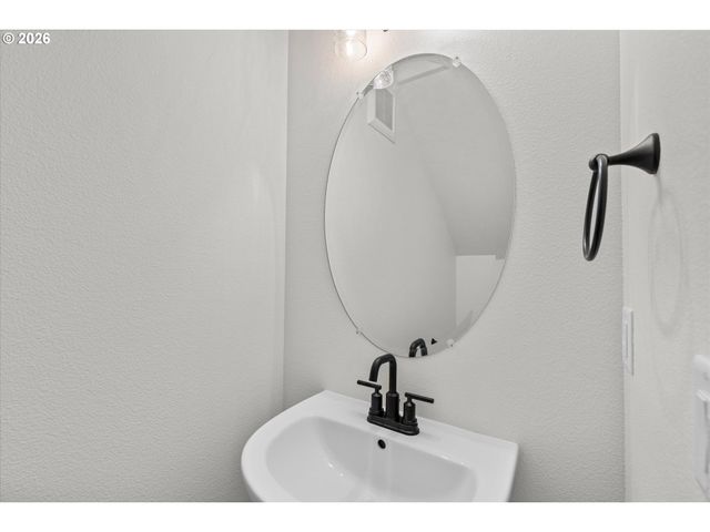 1524 Brown St, Woodburn, OR 97071