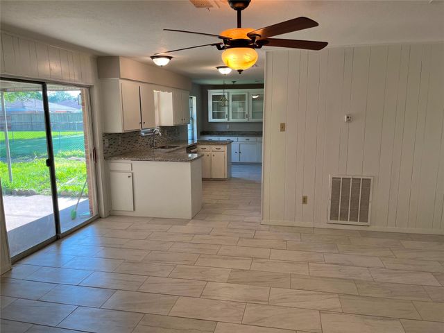 2726 Pickerton Drive, Deer Park, TX 77536