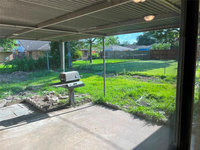 2726 Pickerton Drive, Deer Park, TX 77536