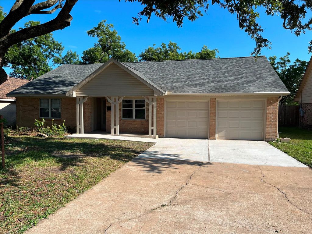 2726 Pickerton Drive, Deer Park, TX 77536