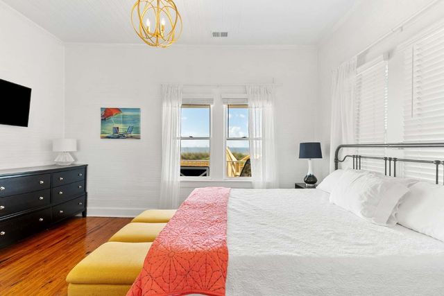 509 W Ashley Avenue, Folly Beach, SC 29439