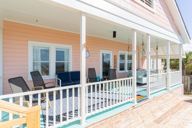 509 W Ashley Avenue, Folly Beach, SC 29439