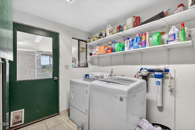 1745 E Gregory, Central Point, OR 97502
