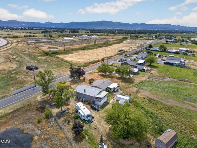 1745 E Gregory, Central Point, OR 97502