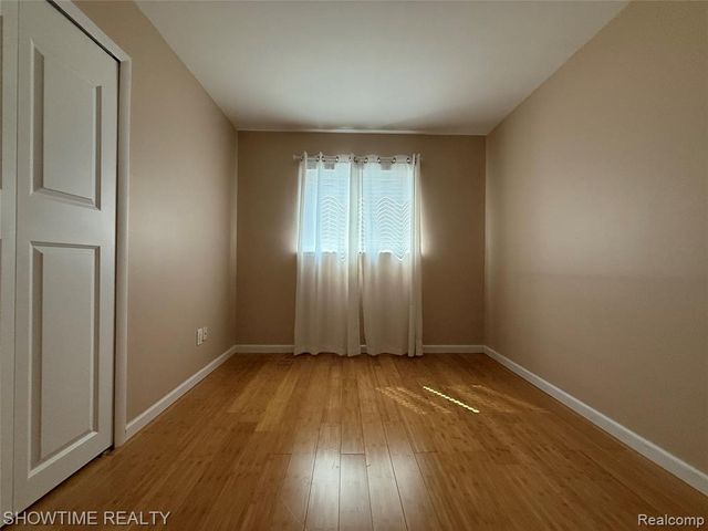 46561 Plum Grove Drive, Macomb, MI 48044