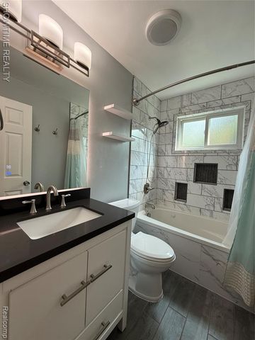 46561 Plum Grove Drive, Macomb, MI 48044