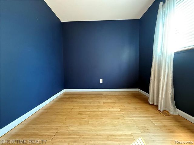 46561 Plum Grove Drive, Macomb, MI 48044