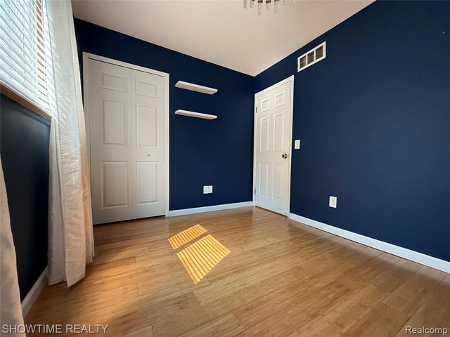 46561 Plum Grove Drive, Macomb, MI 48044